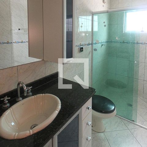 Casa à venda com 260m², 3 quartos e 2 vagasBanheiro