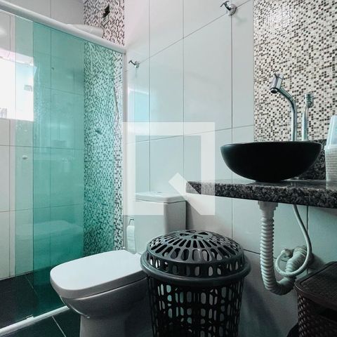 Casa à venda com 165m², 4 quartos e 2 vagas Casa à venda com 165m², 4 quartos e 2 vagasBanheiro 1