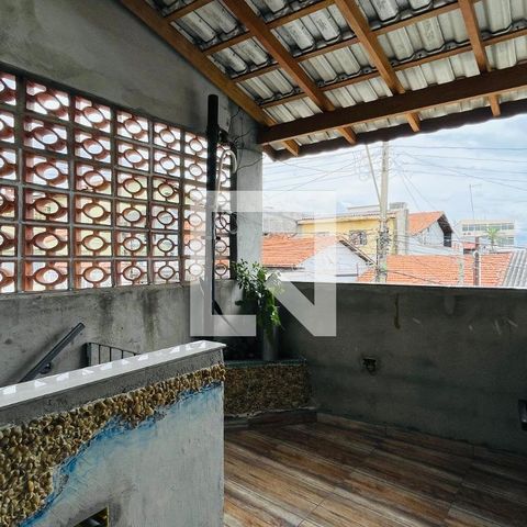 Casa à venda com 165m², 4 quartos e 2 vagas Casa à venda com 165m², 4 quartos e 2 vagasCozinha e Área de Serviço