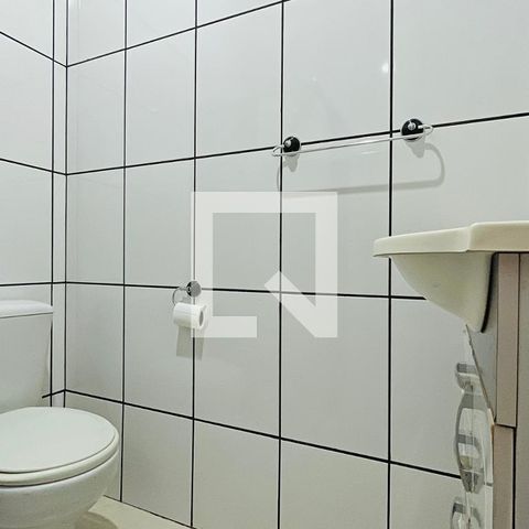 Casa à venda com 165m², 4 quartos e 2 vagas Casa à venda com 165m², 4 quartos e 2 vagasBanheiro 2