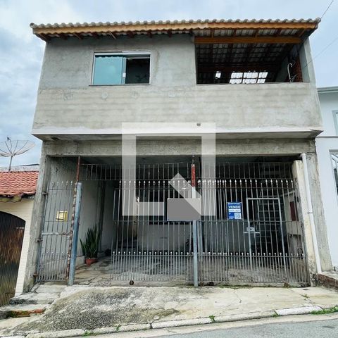 Casa à venda com 165m², 4 quartos e 2 vagas Casa à venda com 165m², 4 quartos e 2 vagasFachada