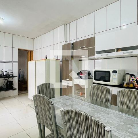 Casa à venda com 165m², 4 quartos e 2 vagas Casa à venda com 165m², 4 quartos e 2 vagasCozinha e Área de Serviço