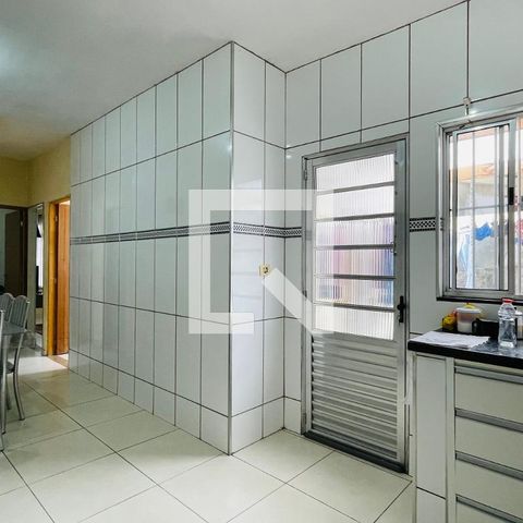 Casa à venda com 165m², 4 quartos e 2 vagas Casa à venda com 165m², 4 quartos e 2 vagasCozinha e Área de Serviço