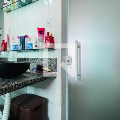 Casa à venda com 165m², 4 quartos e 2 vagas Casa à venda com 165m², 4 quartos e 2 vagasBanheiro 1