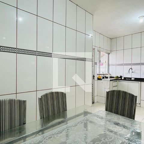 Casa à venda com 165m², 4 quartos e 2 vagas Casa à venda com 165m², 4 quartos e 2 vagasCozinha e Área de Serviço