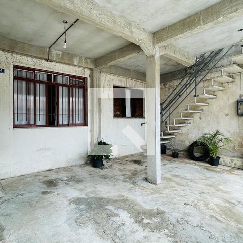 Casa à venda com 165m², 4 quartos e 2 vagas Casa à venda com 165m², 4 quartos e 2 vagasGaragem