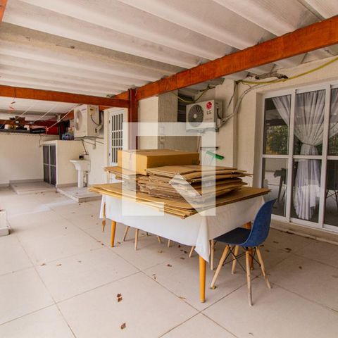 Apartamento à venda com 236m², 3 quartos e 1 vagaÁrea de Serviço / Varanda