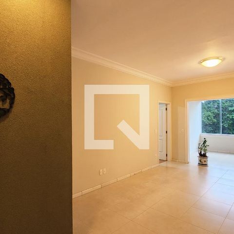 Casa de condomínio à venda com 400m², 4 quartos e 6 vagas Casa de condomínio à venda com 400m², 4 quartos e 6 vagasSala andar superior