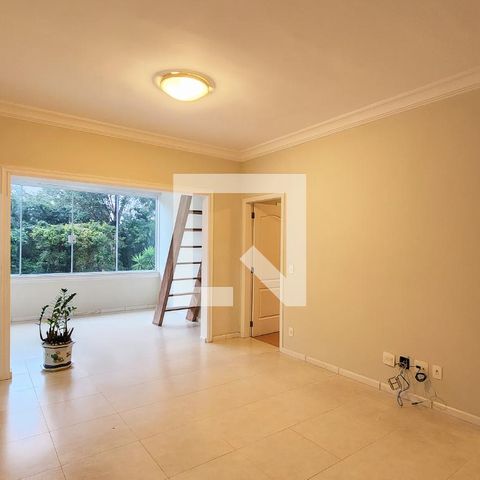 Casa de condomínio à venda com 400m², 4 quartos e 6 vagas Casa de condomínio à venda com 400m², 4 quartos e 6 vagasSala andar superior