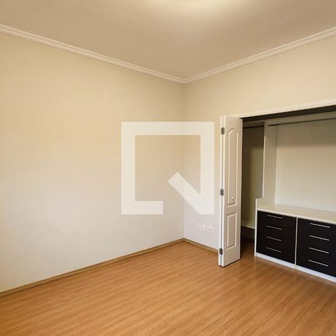 Casa de condomínio à venda com 400m², 4 quartos e 6 vagas Casa de condomínio à venda com 400m², 4 quartos e 6 vagasSuíte 4