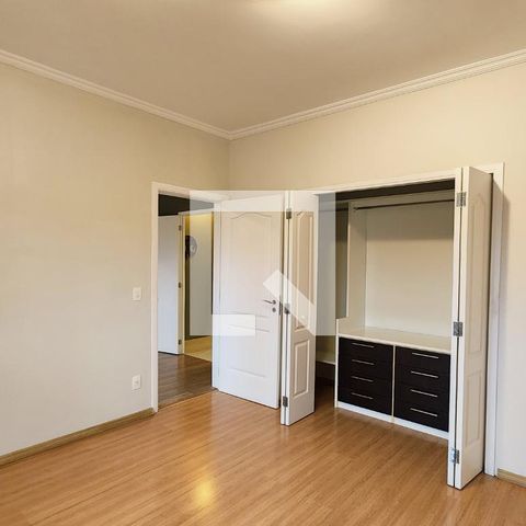 Casa de condomínio à venda com 400m², 4 quartos e 6 vagas Casa de condomínio à venda com 400m², 4 quartos e 6 vagasSuíte 4