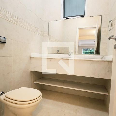 Casa de condomínio à venda com 400m², 4 quartos e 6 vagas Casa de condomínio à venda com 400m², 4 quartos e 6 vagasLavabo da Sala