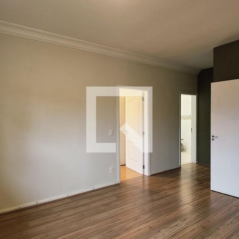 Casa de condomínio à venda com 400m², 4 quartos e 6 vagas Casa de condomínio à venda com 400m², 4 quartos e 6 vagasSuíte 3