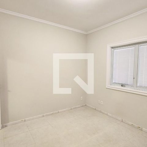 Casa de condomínio à venda com 400m², 4 quartos e 6 vagas Casa de condomínio à venda com 400m², 4 quartos e 6 vagasEscritório