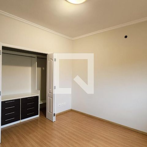Casa de condomínio à venda com 400m², 4 quartos e 6 vagas Casa de condomínio à venda com 400m², 4 quartos e 6 vagasSuíte 4