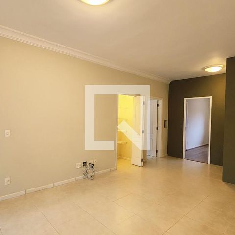 Casa de condomínio à venda com 400m², 4 quartos e 6 vagas Casa de condomínio à venda com 400m², 4 quartos e 6 vagasSala andar superior