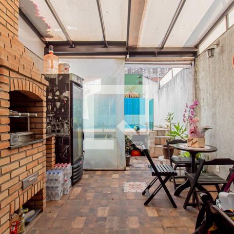 Casa à venda com 275m², 3 quartos e 4 vagas Casa à venda com 275m², 3 quartos e 4 vagasQuintal