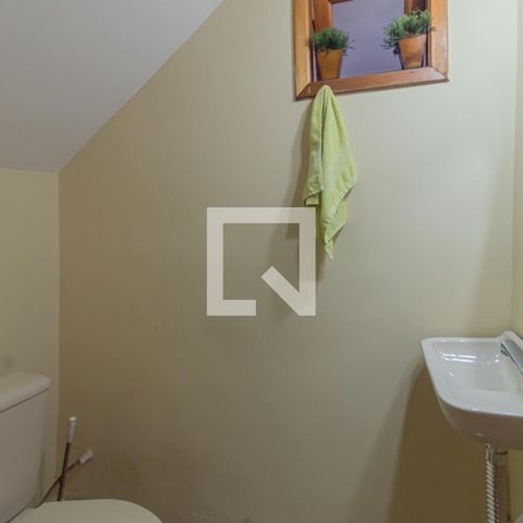 Casa à venda com 275m², 3 quartos e 4 vagas Casa à venda com 275m², 3 quartos e 4 vagasLavabo