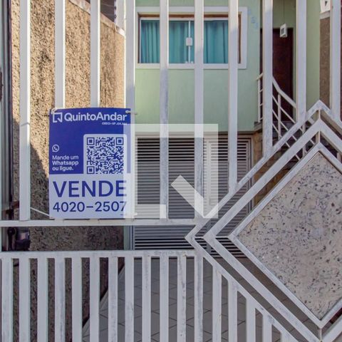 Casa à venda com 275m², 3 quartos e 4 vagas Casa à venda com 275m², 3 quartos e 4 vagasFachada