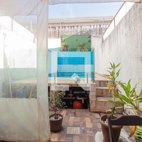 Casa à venda com 275m², 3 quartos e 4 vagas Casa à venda com 275m², 3 quartos e 4 vagasPiscina