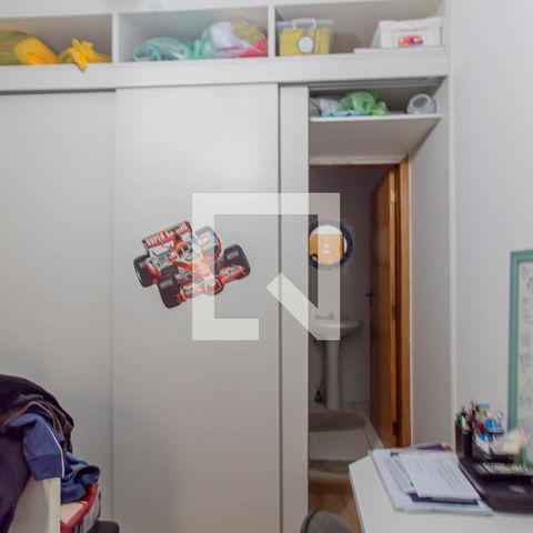 Casa à venda com 275m², 3 quartos e 4 vagas Casa à venda com 275m², 3 quartos e 4 vagasSuite 2