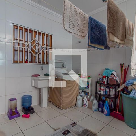 Casa à venda com 275m², 3 quartos e 4 vagas Casa à venda com 275m², 3 quartos e 4 vagasÁrea de Serviço