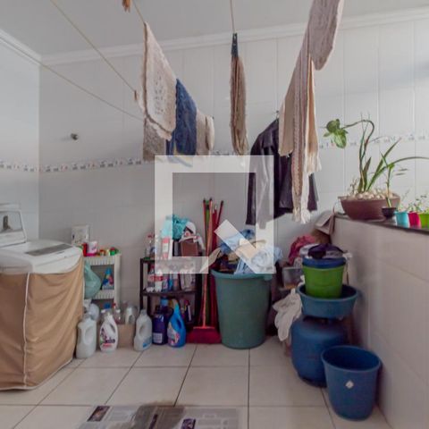 Casa à venda com 275m², 3 quartos e 4 vagas Casa à venda com 275m², 3 quartos e 4 vagasÁrea de Serviço