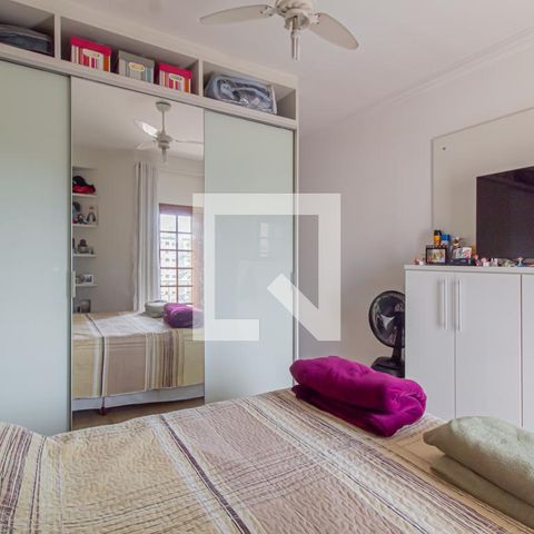 Casa à venda com 275m², 3 quartos e 4 vagas Casa à venda com 275m², 3 quartos e 4 vagasSuite 1