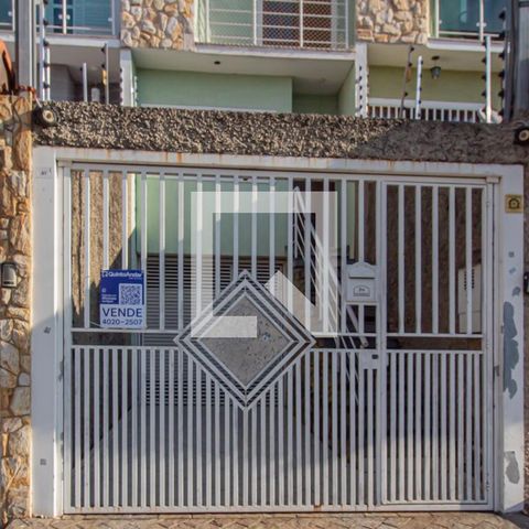 Casa à venda com 275m², 3 quartos e 4 vagas Casa à venda com 275m², 3 quartos e 4 vagasFachada