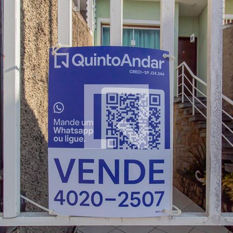 Casa à venda com 275m², 3 quartos e 4 vagas Casa à venda com 275m², 3 quartos e 4 vagasFachada