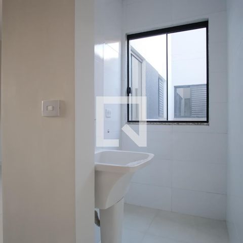Apartamento à venda com 47m², 2 quartos e 1 vagaCozinha e Área de Serviço
