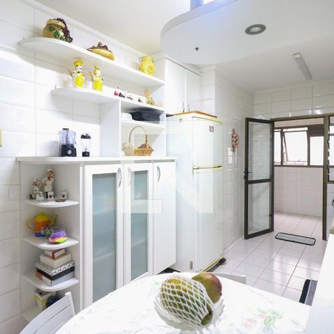 Apartamento à venda com 107m², 3 quartos e 2 vagas Apartamento à venda com 107m², 3 quartos e 2 vagasCozinha