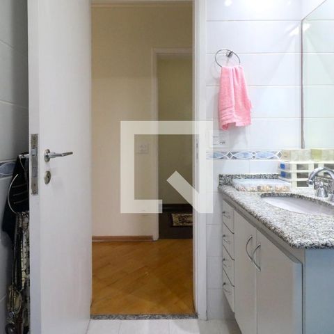 Apartamento à venda com 107m², 3 quartos e 2 vagas Apartamento à venda com 107m², 3 quartos e 2 vagasBanheiro da Suíte
