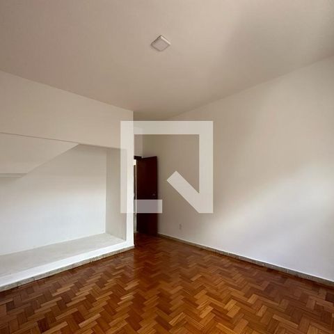 Casa à venda com 228m², 5 quartos e 4 vagas