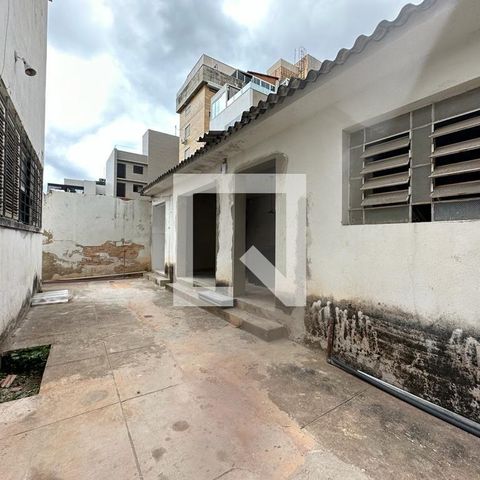 Casa à venda com 228m², 5 quartos e 4 vagas