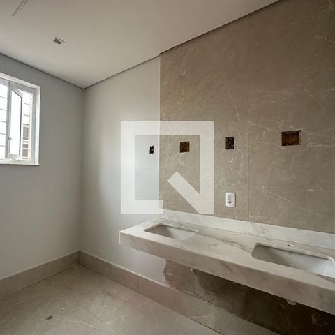 Casa à venda com 228m², 5 quartos e 4 vagas