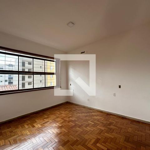 Casa à venda com 228m², 5 quartos e 4 vagas