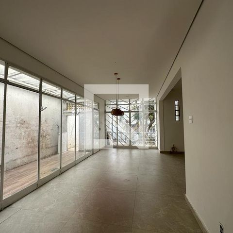 Casa à venda com 228m², 5 quartos e 4 vagas