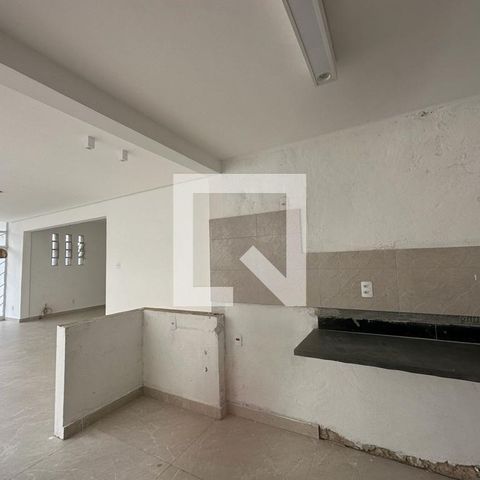 Casa à venda com 228m², 5 quartos e 4 vagas