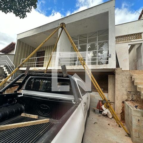 Casa à venda com 228m², 5 quartos e 4 vagas