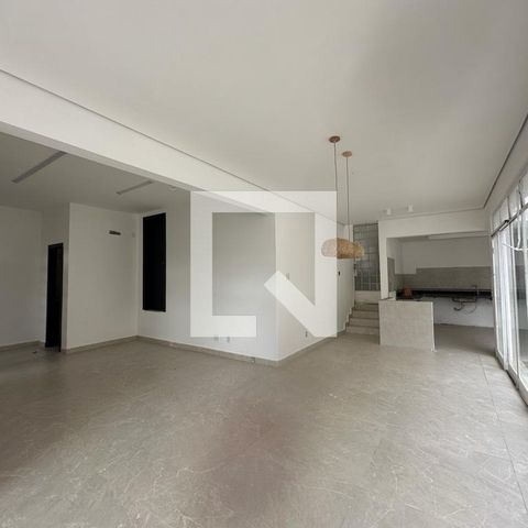 Casa à venda com 228m², 5 quartos e 4 vagas