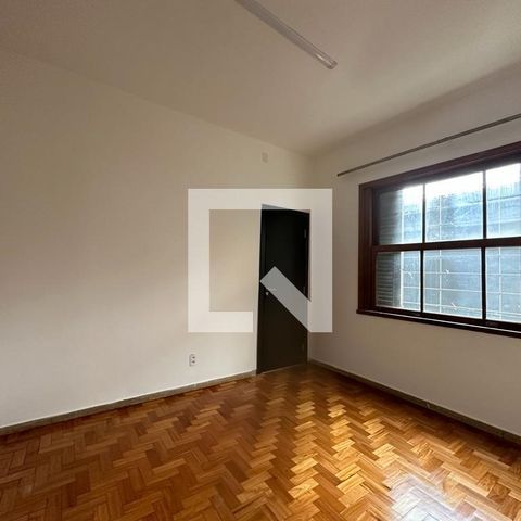 Casa à venda com 228m², 5 quartos e 4 vagas