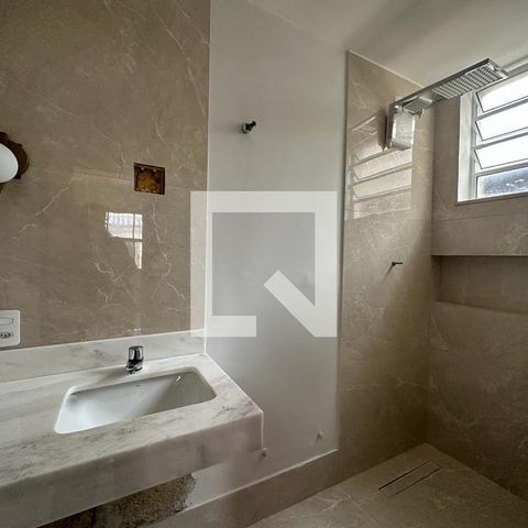 Casa à venda com 228m², 5 quartos e 4 vagas