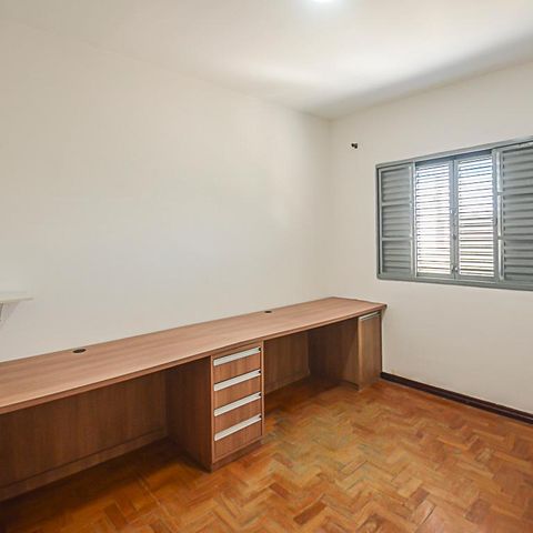 Casa à venda com 328m², 3 quartos e 6 vagasQuarto 2