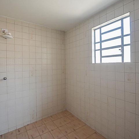 Casa à venda com 328m², 3 quartos e 6 vagasBanheiro de Serviço
