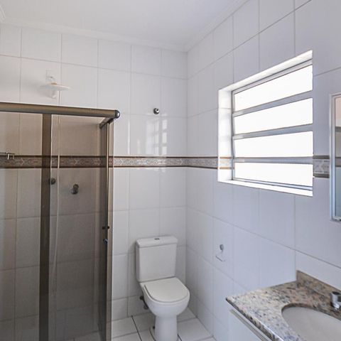 Casa à venda com 328m², 3 quartos e 6 vagasBanheiro