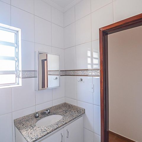 Casa à venda com 328m², 3 quartos e 6 vagasBanheiro