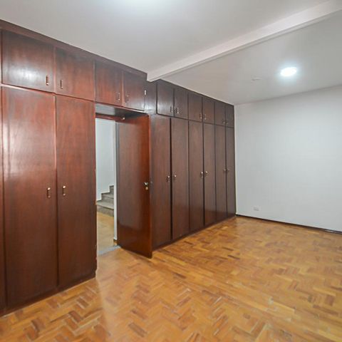 Casa à venda com 328m², 3 quartos e 6 vagasSuíte