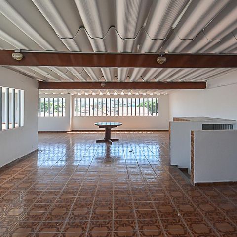 Casa à venda com 328m², 3 quartos e 6 vagasChurrasqueira
