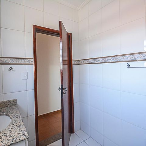 Casa à venda com 328m², 3 quartos e 6 vagasBanheiro